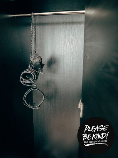 Dark Desire - Black Collar With Handcuffs - BDSM skirti antrankiai 2